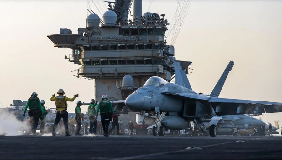 SHBA humb avionin 60 mln USD, ra në det nga luftanija