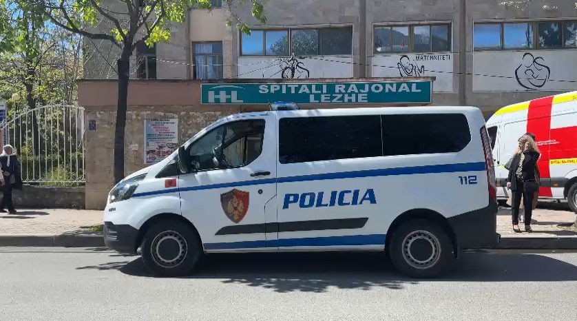 Sherr mes të rinjve në Lezhë, një prej tyre përfundon në spital me plagë të rënda në kokë