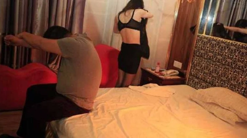 Shfrytëzonin shtetase të huaja për prostitucion, arrestohen dy turq në Tiranë