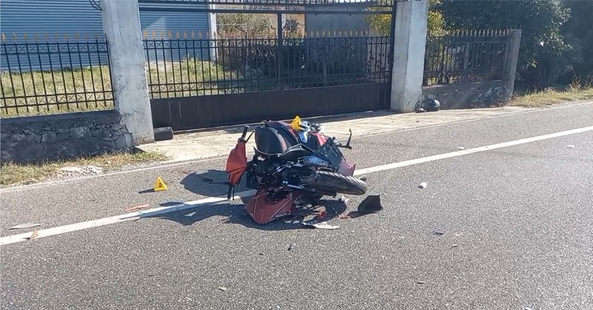 Shpallet në kërkim 34- vjeçari nga Shkodra, grabiti një makinë me të cilën u përplas me një motor…