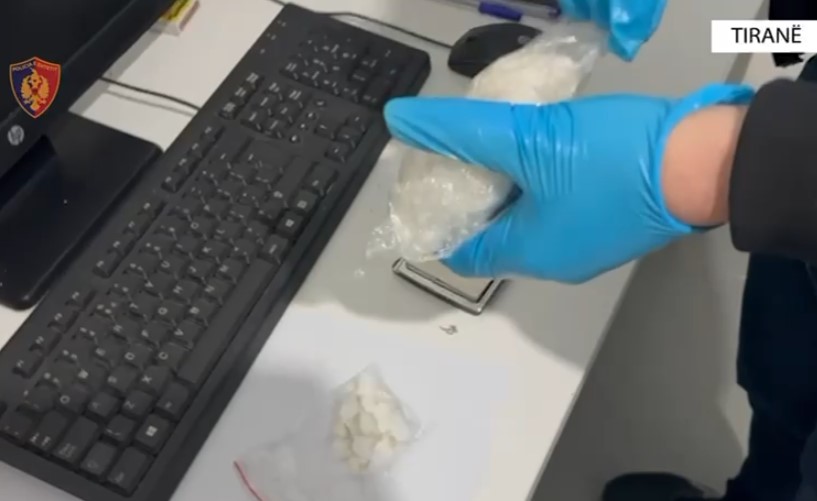 Shpërndante doza kokaine në Tiranë, arrestohet 26-vjeçari
