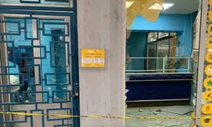 Shpërthimi i 2 granatave në objektin e Postës në Zveçan, vjen reagimi i Policisë së Kosovës