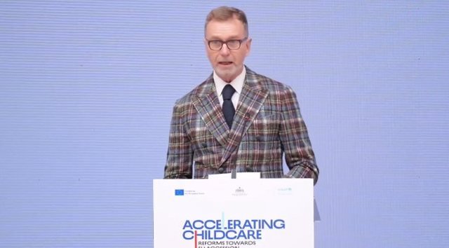 Shpopullimi në nivel alarmant, ambasadori i BE: Shqipërisë po i largohet truri!