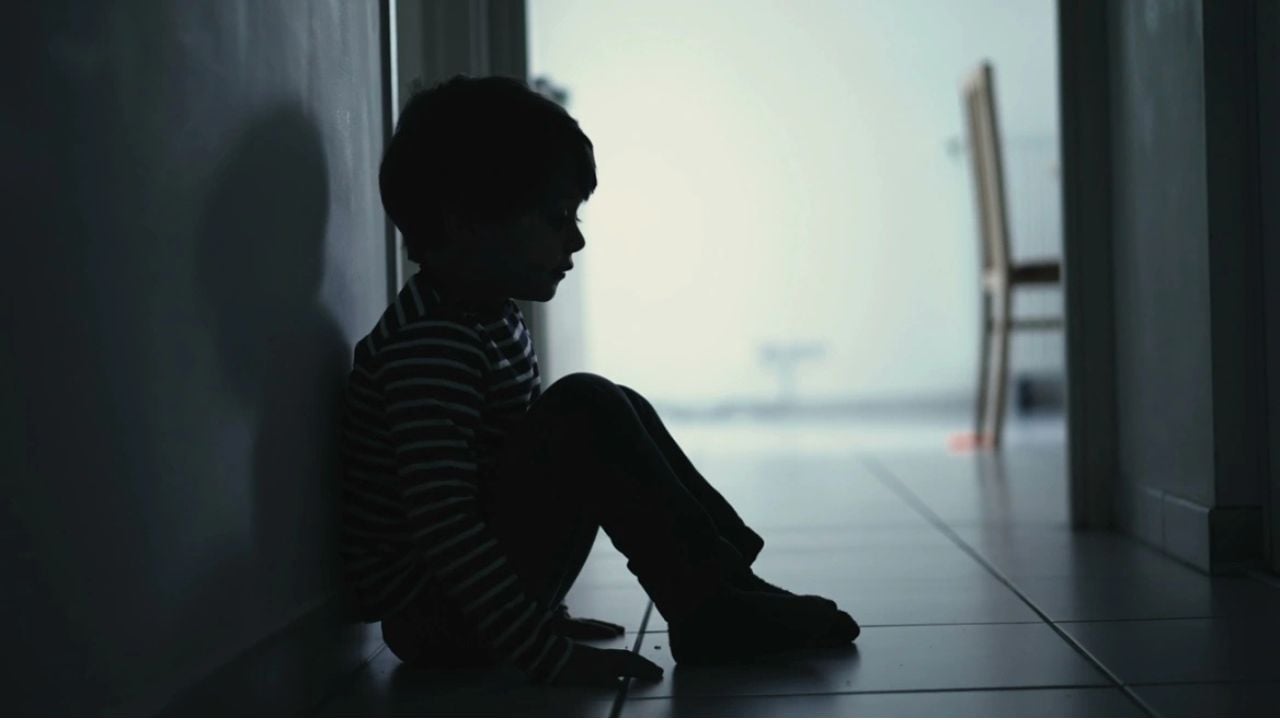 “Shtëpia e tmerrit”/ Izoluan veten dhe fëmijët për më shumë se tre vite, arrestohet çifti gjerman në Spanjë