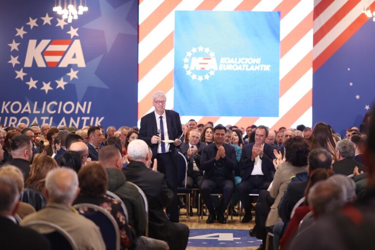 “Shtëpia juaj po digjet nga korrupsioni”/ Falenski mesazh të fortë për Ramën: Ndryshimi vjen me Lulzim Bashën