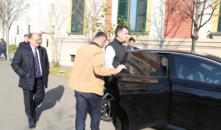 Shtyhet seanca në GJKKO për Erion Veliajn, avokatët kërkuan kohë për t’u njohur me aktet