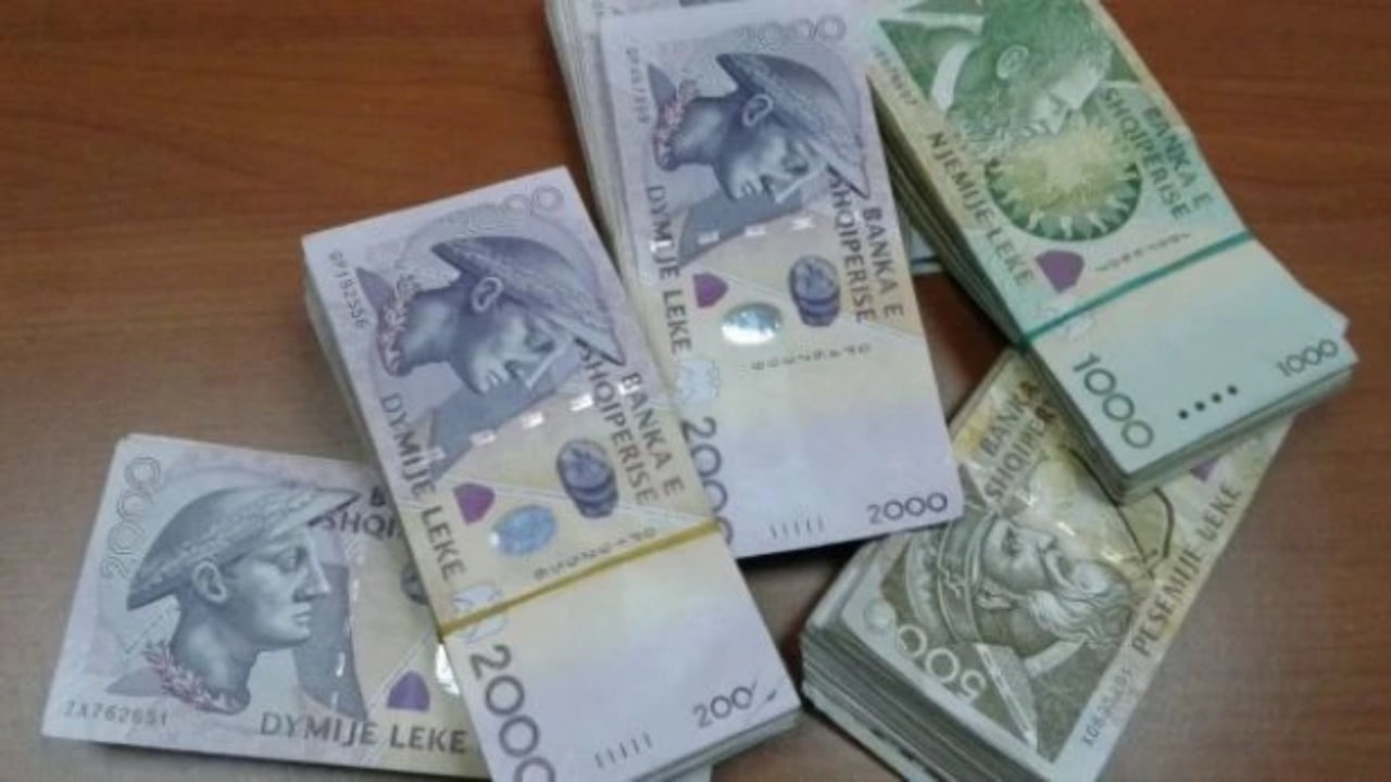 Shumë llogari bosh në bankë! 34% kanë deri në 100 lekë, kursejnë vetëm 4.5% e individëve të regjistruar