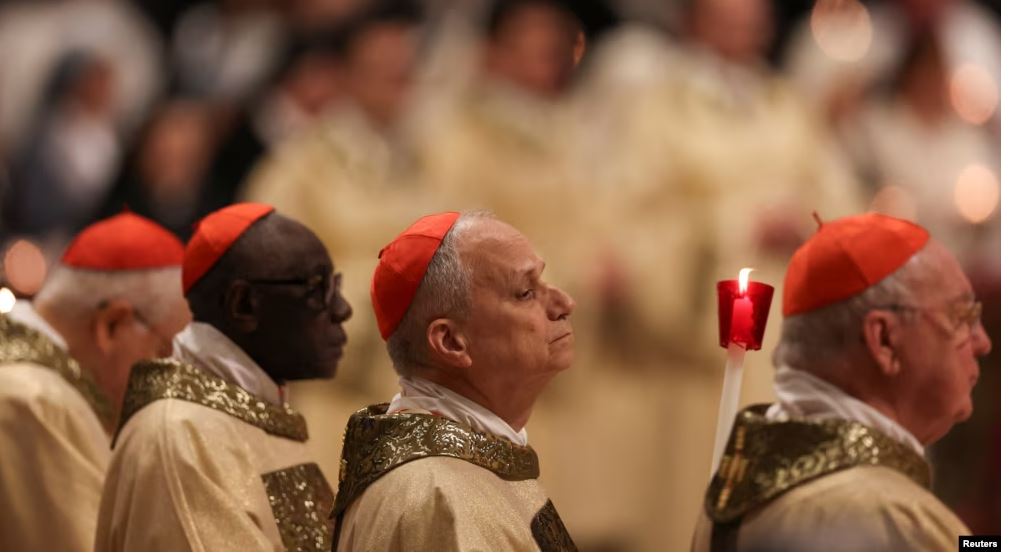 Si emërohet papa i ri? Nga mbarë bota 135 kardinalë do të zgjedhin Papën