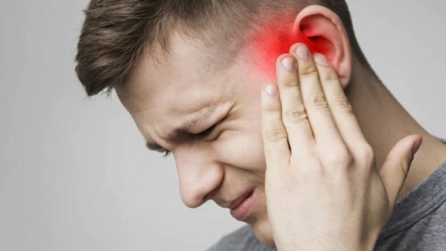 Si ta ndaloni dhimbjen e veshit në kushte shtëpiake?