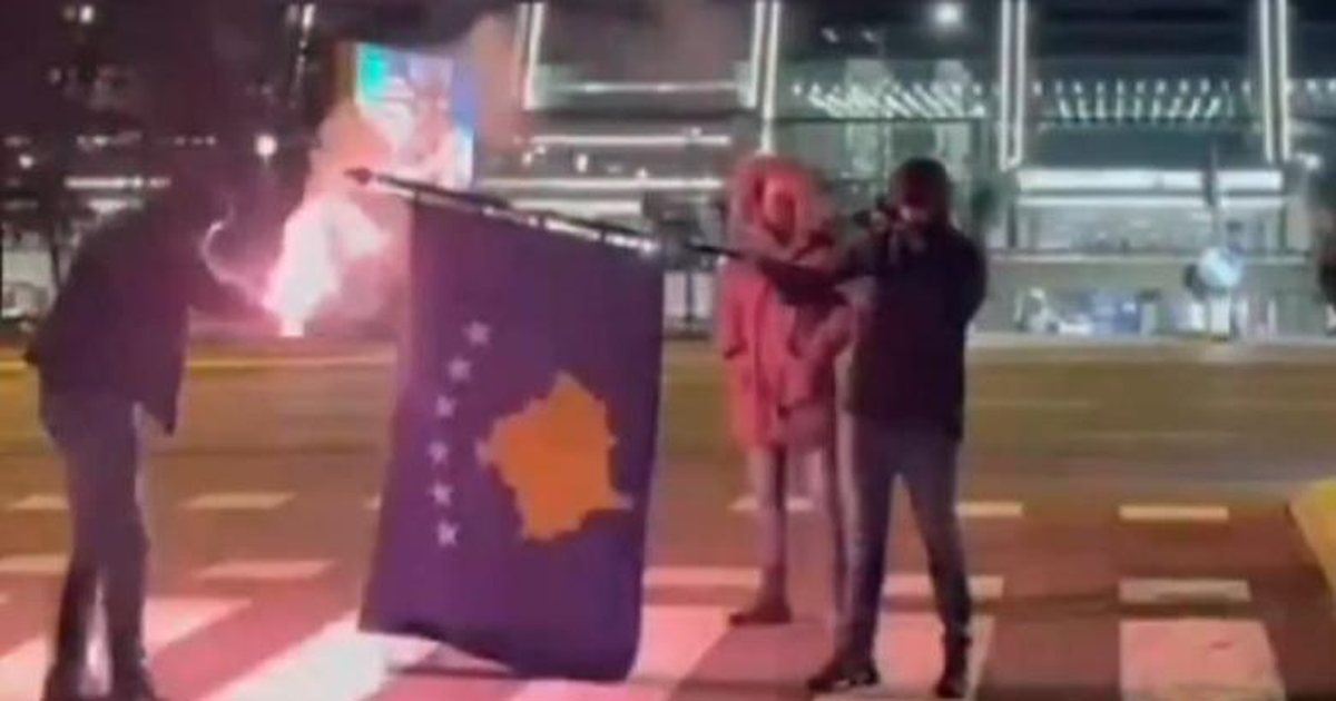 SKANDAL! Huliganët serb dogjën flamurin e Kosovës në Kongresin e UEFA-s, FFK: Notë proteste!