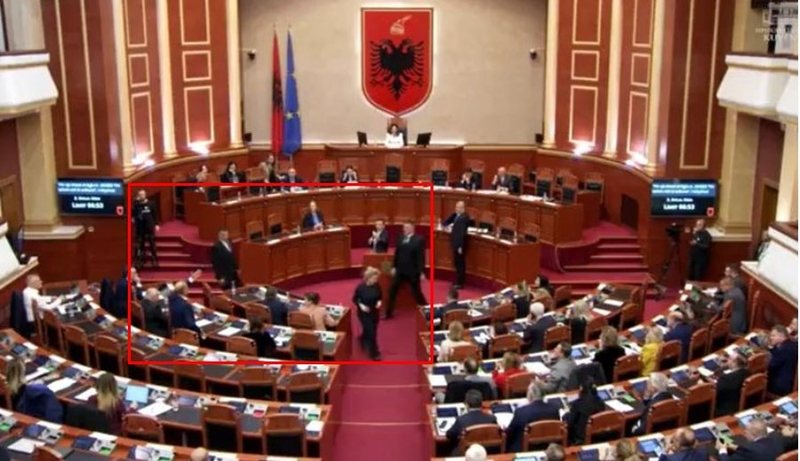 Sondazhi: 47% e shqiptarëve njohin më mirë kandidatët e PS në listë të hapur, 34% ata të Berishës!