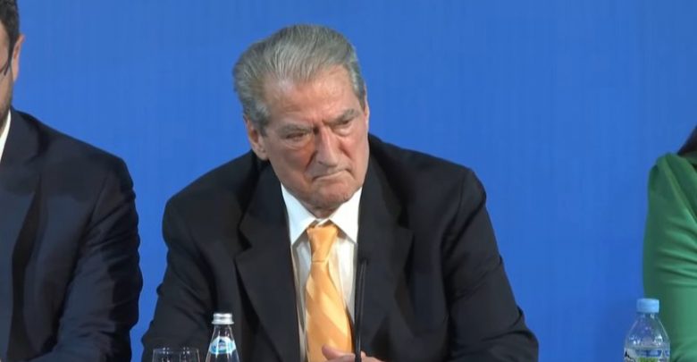 SONDAZHI / Tirana dhe Shkodra refuzojnë ‘ofertën’ e Berishës, 61% e qytetarëve nuk besojnë tek opozita e tij