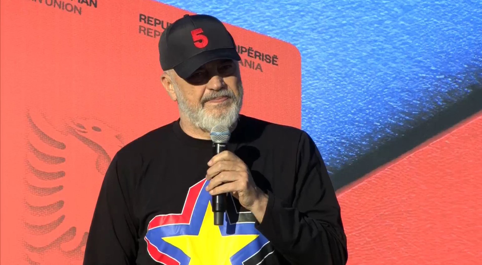 “Sot Kamzës mund t’i thuash qytet pa pasur frikë se dukesh qesharak”, Rama me gratë: Dikur fortesë burrash e zhytur në llum