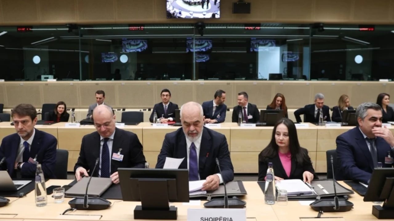 Sot mbahet konferenca e katërt ndërqeveritare Shqipëri-BE, do të çelet zyrtarisht grupkapitulli për “Tregun e Brendshëm”