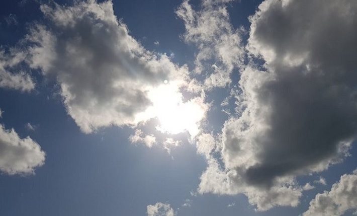 Sot, mot i kthjellët dhe me reshje të pakta