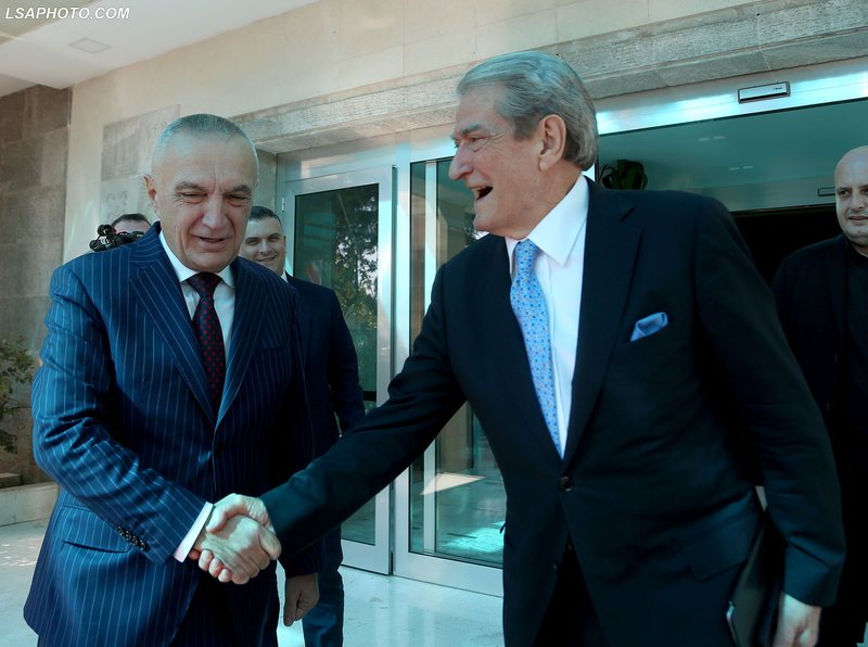 “SPAK të veprojë”, Avokati: Berisha dhe Meta janë misionarë të grupimeve ruse, greke dhe serbe