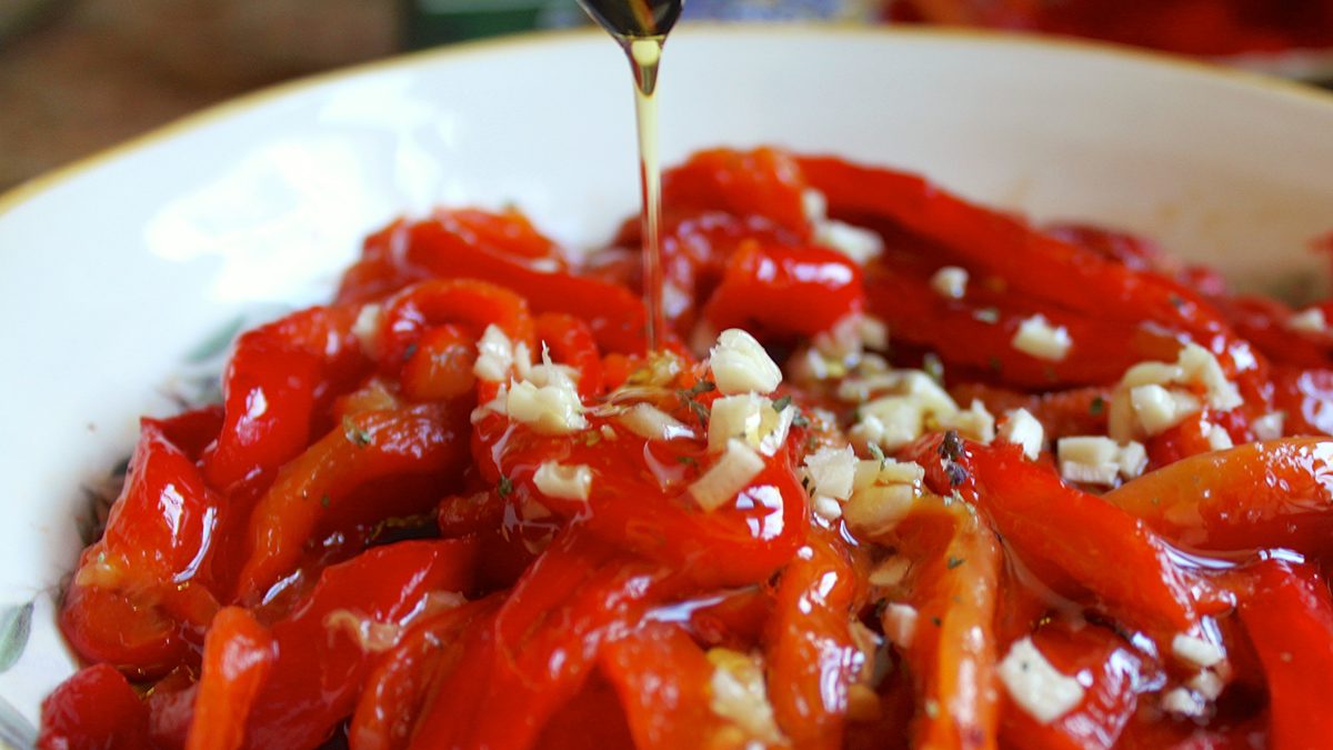 Speca të Pjekur Turshi – Si t’i Përgatisni Plot Shije në Shtëpi