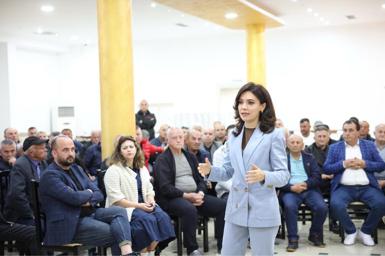 Spiropali, takime entuziaste në Kavajë dhe Rrogozhinë: Beteja për mandatin e katërt, më thelbësorja