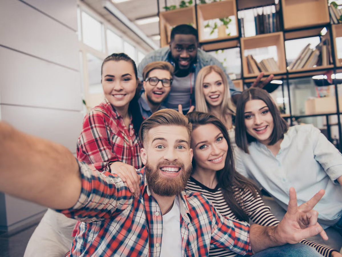 Studimi: Njerëzit s’mund të quhen të pjekur pa arritur moshën 30-vjeçare!