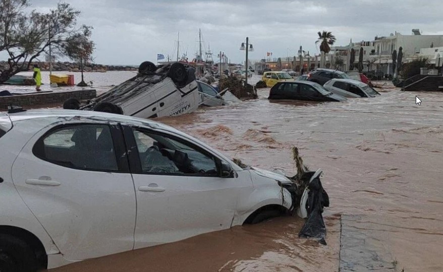 Stuhia e fuqishme godet ishujt grekë, pamje nga përmbytjet në Mykonos dhe Paros