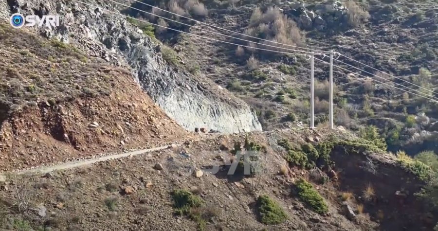 SYRI TV/ Banorët e Grabovës së Sipërme në protestë: Rruga është dëmtuar, kërkojmë të rregullohet