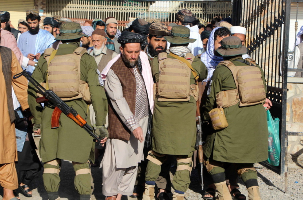 Talebanët ekzekutuan sot publikisht 4 burra, në stadiumet e mbushura me 20,000 njerëz