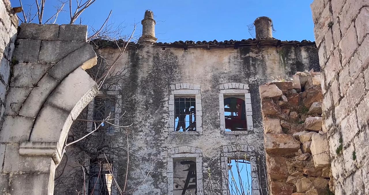 Tanush Çaushi: Shtëpitë historike në Konispol drejt rrënimit – VIDEO