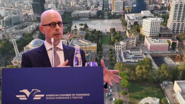 Tarifa 10%, ish-Presidenti i Dhomës Amerikane të Tregtisë: Do ndikojë negativisht në tre sektorë, por mund të jetë edhe ‘Mundësi e Artë për Shqipërinë