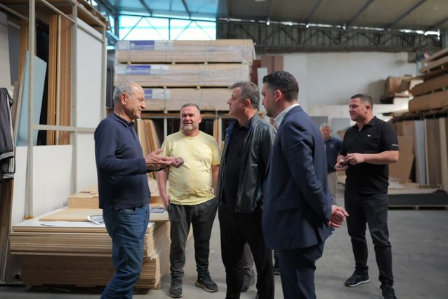 “Tatim i sheshtë 10% për të gjithë”, Noka me biznesin: Pse duhet t’i japësh 23 % një qeverie që nuk shërben