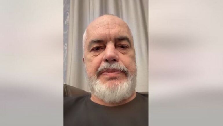 “Të dhashë votën në 2013-ën…”/ Rama i përgjigjet komentuesit: Transformim historik, brenda mandatit të 4-ët ujë 24 orë