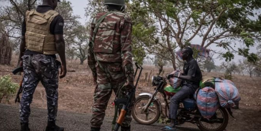 Të paktën 54 ushtarë të vrarë nga militantët islamikë në Beninin verior