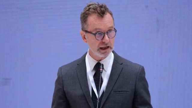 “Të rinjtë po ikin”/ Ambasadori i BE-së përballë Ramës: Shqetësues niveli i korrupsionit dhe cilësia e arsimit