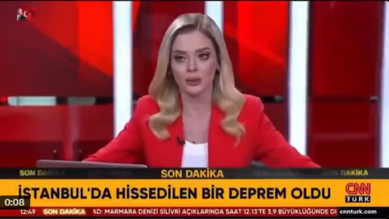 “Telefononi nënën time”, moderatorja përjeton tmerrin gjatë transmetimit, studioja tronditet nga lëkundjet e tërmetit në Turqi