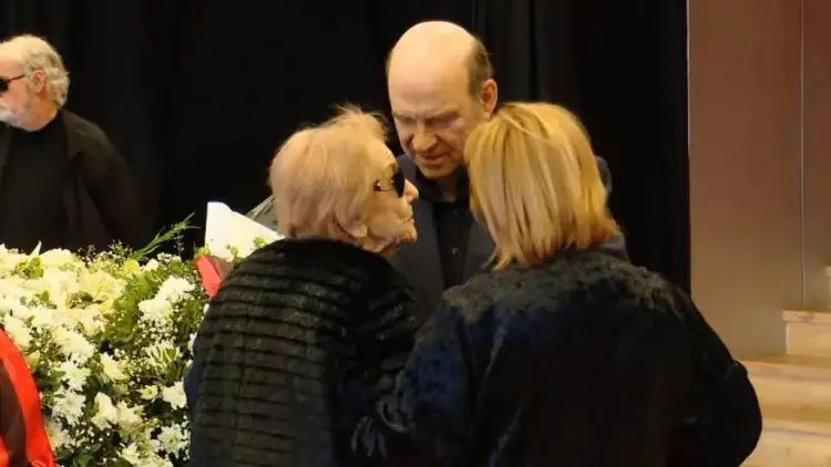 Tinka Kurti nderon në homazhe Margarita Xhepën: Kam dhimbje shumë të madhe