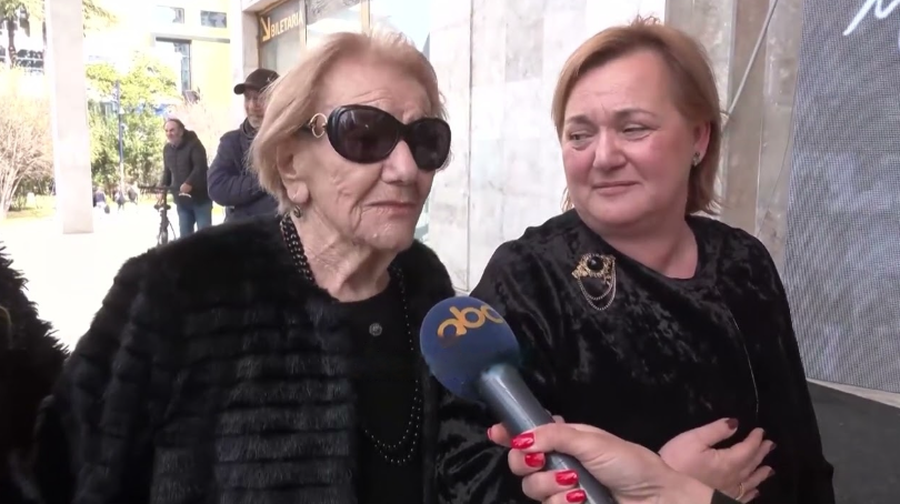 Tinka Kurti nderon në homazhe Margarita Xhepën: Kam dhimbje të madhe shumë