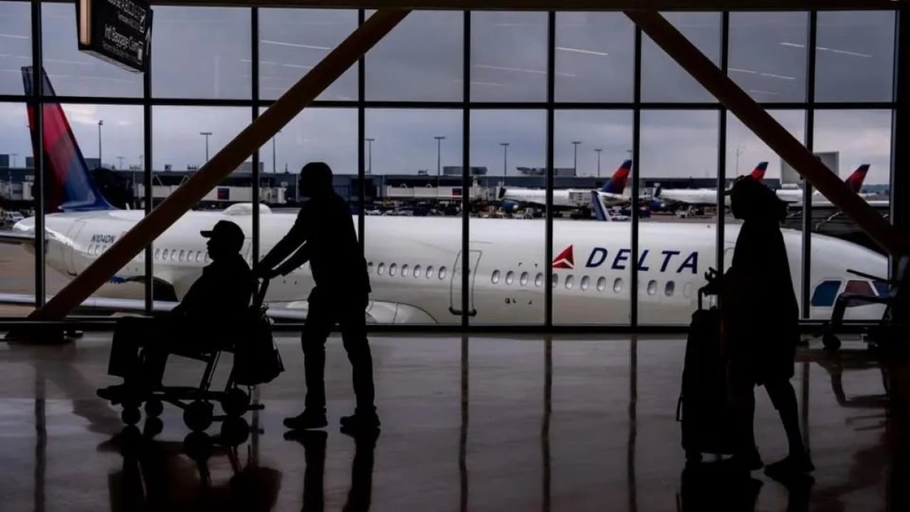 Tjetër incident në SHBA, avioni me rreth 300 pasagjerë merr flakë në pistën e aeroportit