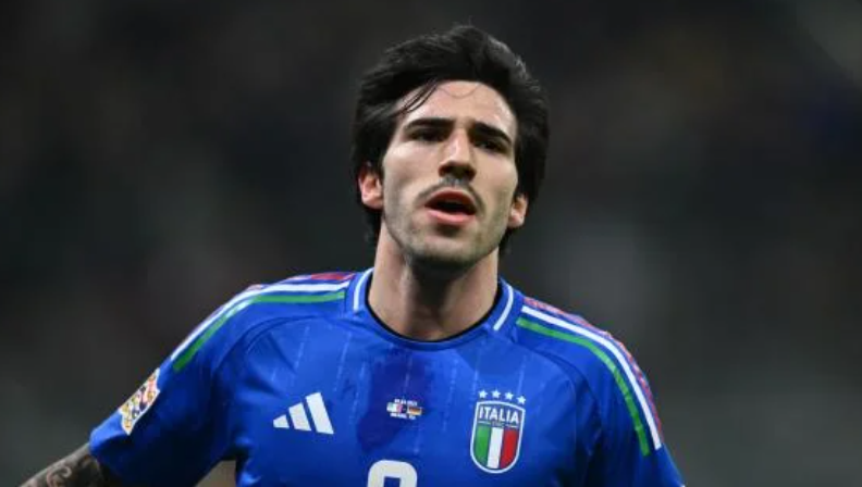 Tonali drejt rikthimit në Itali, bardhezinjtë i “hapin derën”