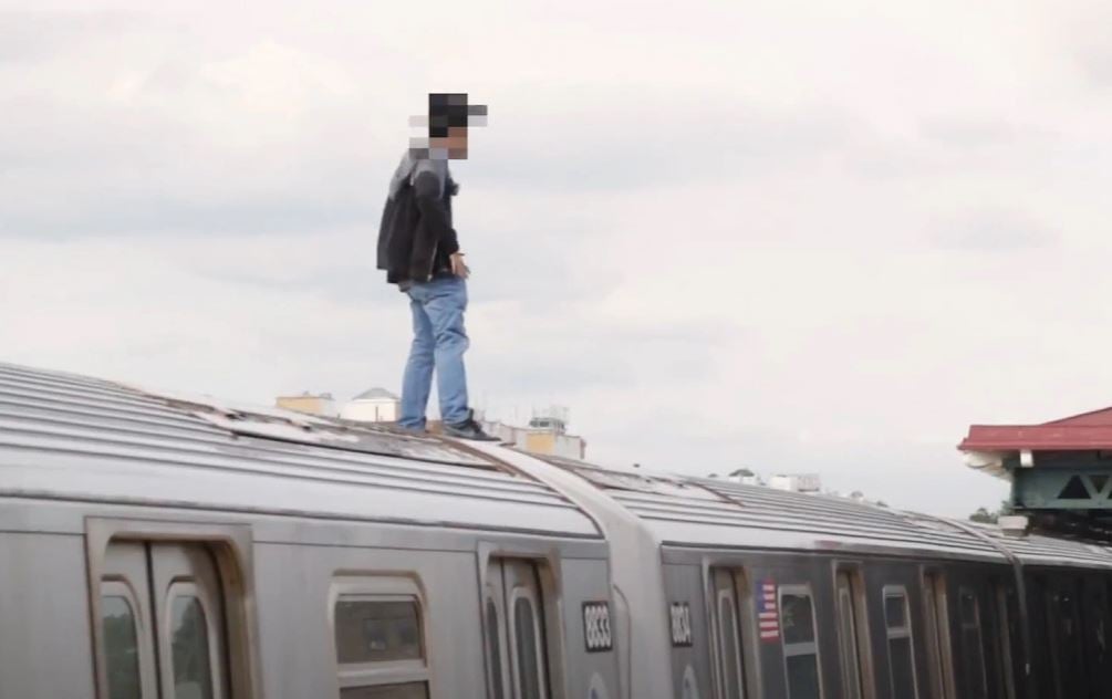 Tragjedi në Berlin, dy të rinj humbin jetën duke bërë “sërf” mbi tren