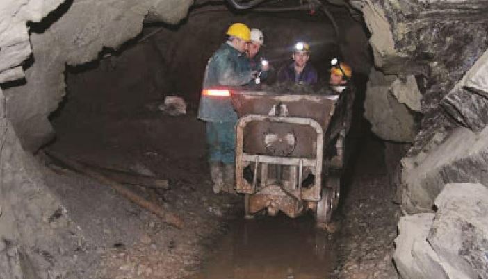 Tragjike/ Humb jetën 48-vjeçari, shembet masivi i gurëve brenda galerisë