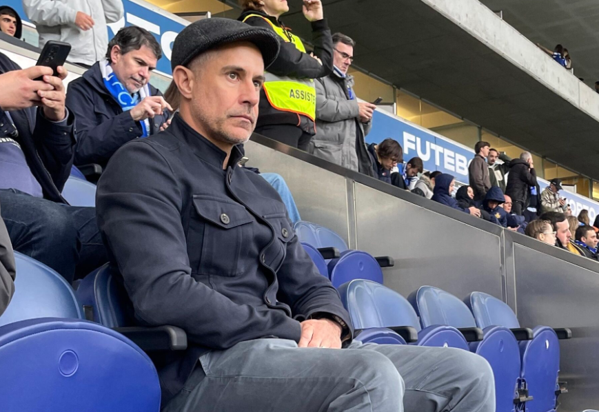 Trajneri Silvinjo ndjek nga afër Enea Mihajn ndeshjen Porto – Famalicao