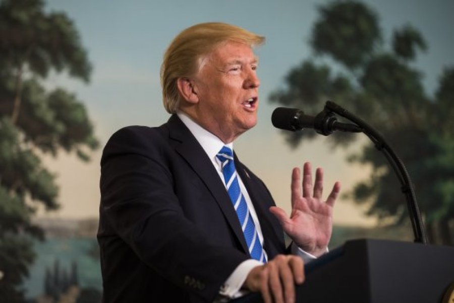 Trump pyetet nga gazetari se cilin do të dëshironte pasues të Papa Françeskut/ Ja përgjigja ‘epike’