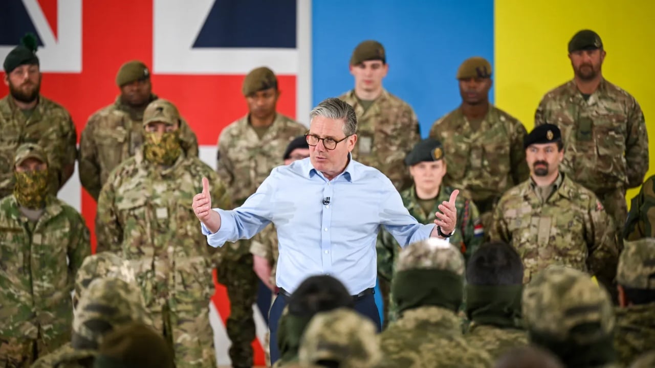 Trupat europiane brenda Ukrainës, The Times zbulon përplasjet mes aleatëve. Britania kërkon të mblidhen 64 mijë ushtarë, Italia dhe Spanja refuzojnë