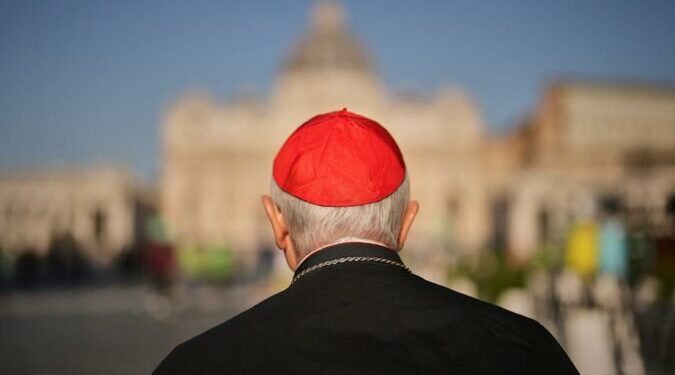 Trupi i Papa Françeskut vendoset në Bazilikën e Shën Pjetrit për homazhe publike