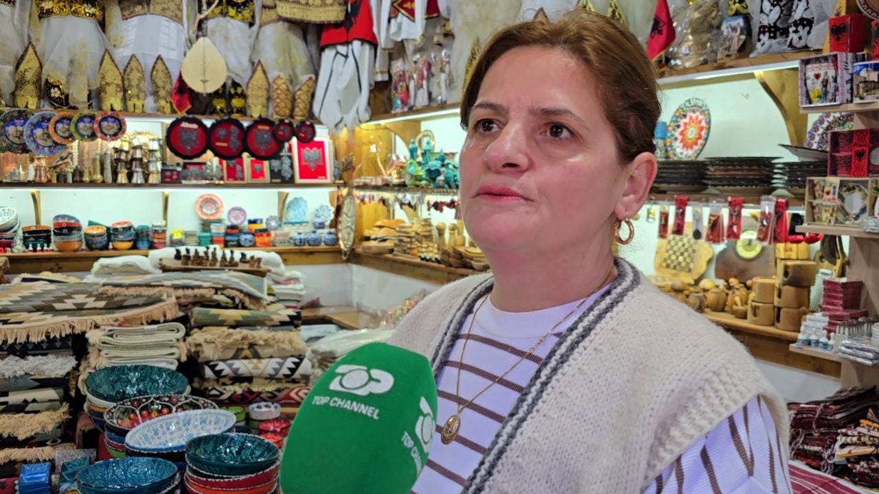 Turistët preferojnë artizanët! Pazari i Krujës mes sfidës për të shtuar produktet e për të ruajtur traditën