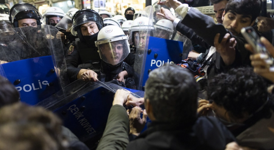 Turqi/ Arrestohen 76 persona për arsye se bënë thirrje për demonstratën më 1 maj