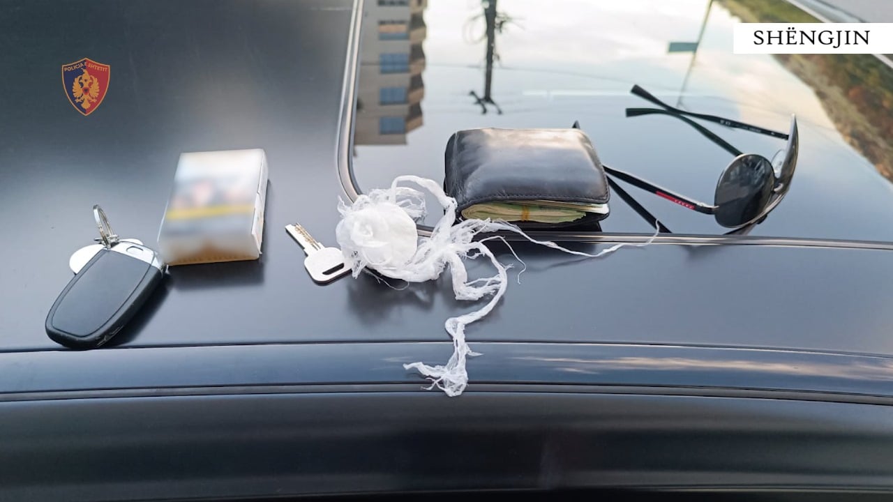 U kap me kokainë dhe një shumë parash, vihet në pranga 38-vjeçari nga Laçi