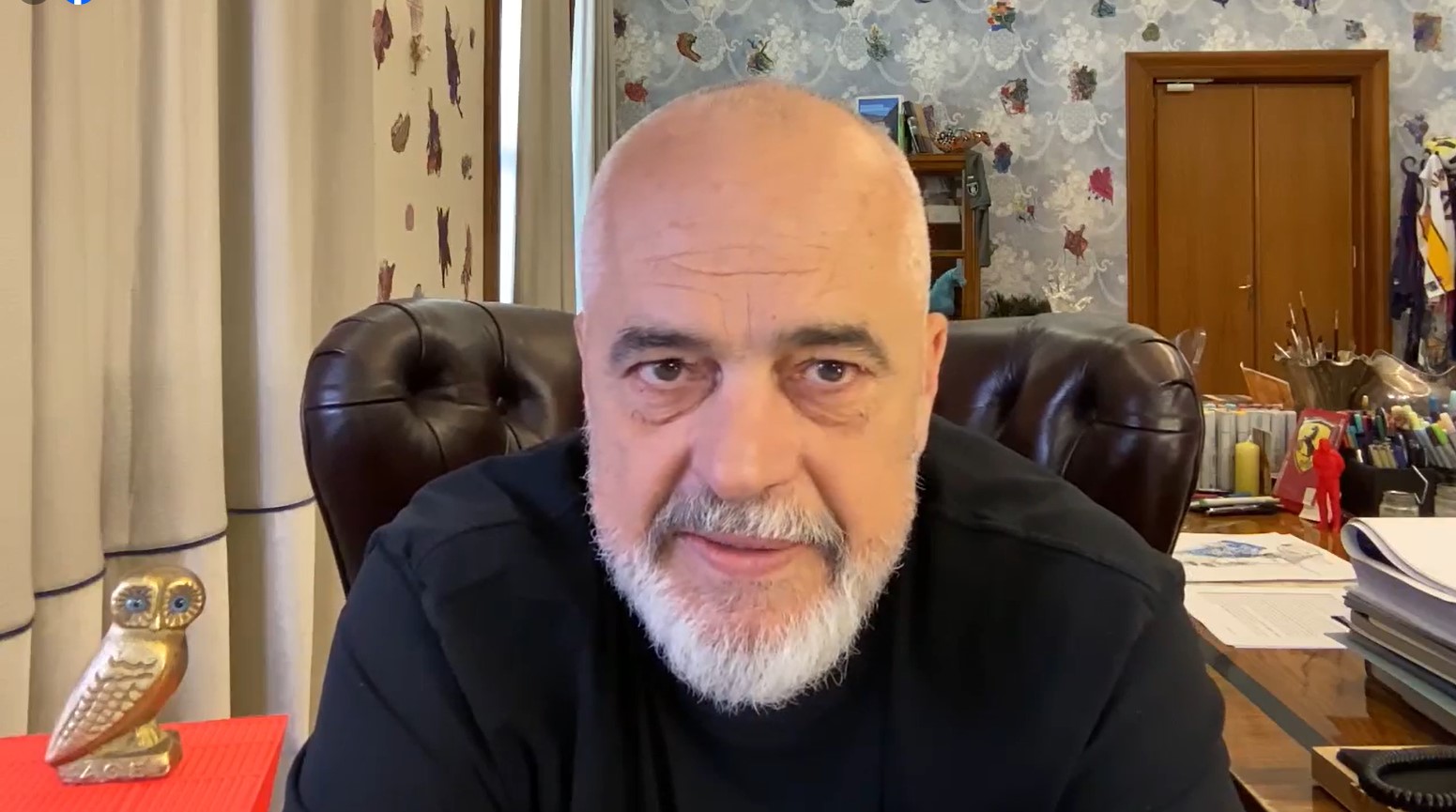 “U katandis puna që edhe familja e presidentit të SHBA të përgënjeshtrojë kënetën”, Rama: Bufi 80-vjeçar e ka ndarë mendjen të bëjë çorap Shqipërinë