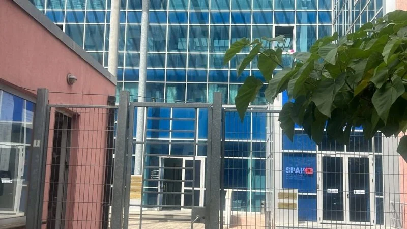 Urdhërojnë krime nga burgu/ SPAK po shqyrton kërkesat për të mbyllur në 41 Biss dhe 6 të dënuar