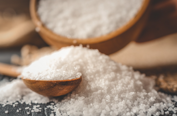 Ushqimet më të rrezikshme për shëndetin tonë që përmbajnë mikroplastikë