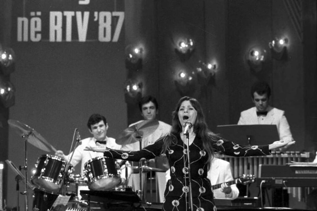 Vaçe Zela, zëri që kumboi magjishëm në skenën e madhe të traditës sonë të këngës